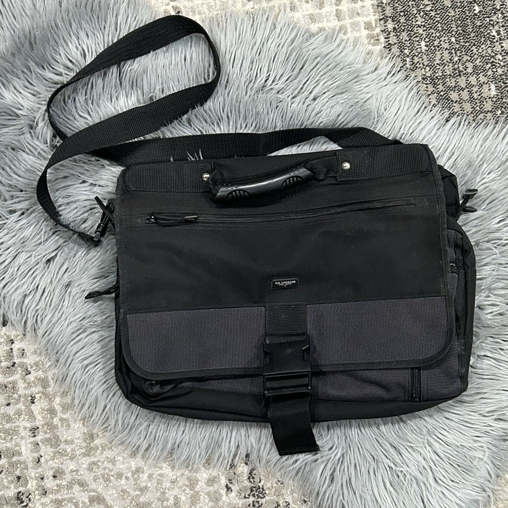 U.S. Luggage New York Expandable Organizer Messenger Bag With Shoulder Strap
